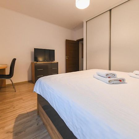Spacious And Quiet 2 Bedroom Apartment Cluj-Napoca Exterior photo