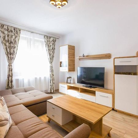Spacious And Quiet 2 Bedroom Apartment Cluj-Napoca Exterior photo
