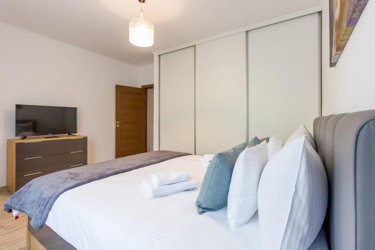 Spacious And Quiet 2 Bedroom Apartment Cluj-Napoca Exterior photo