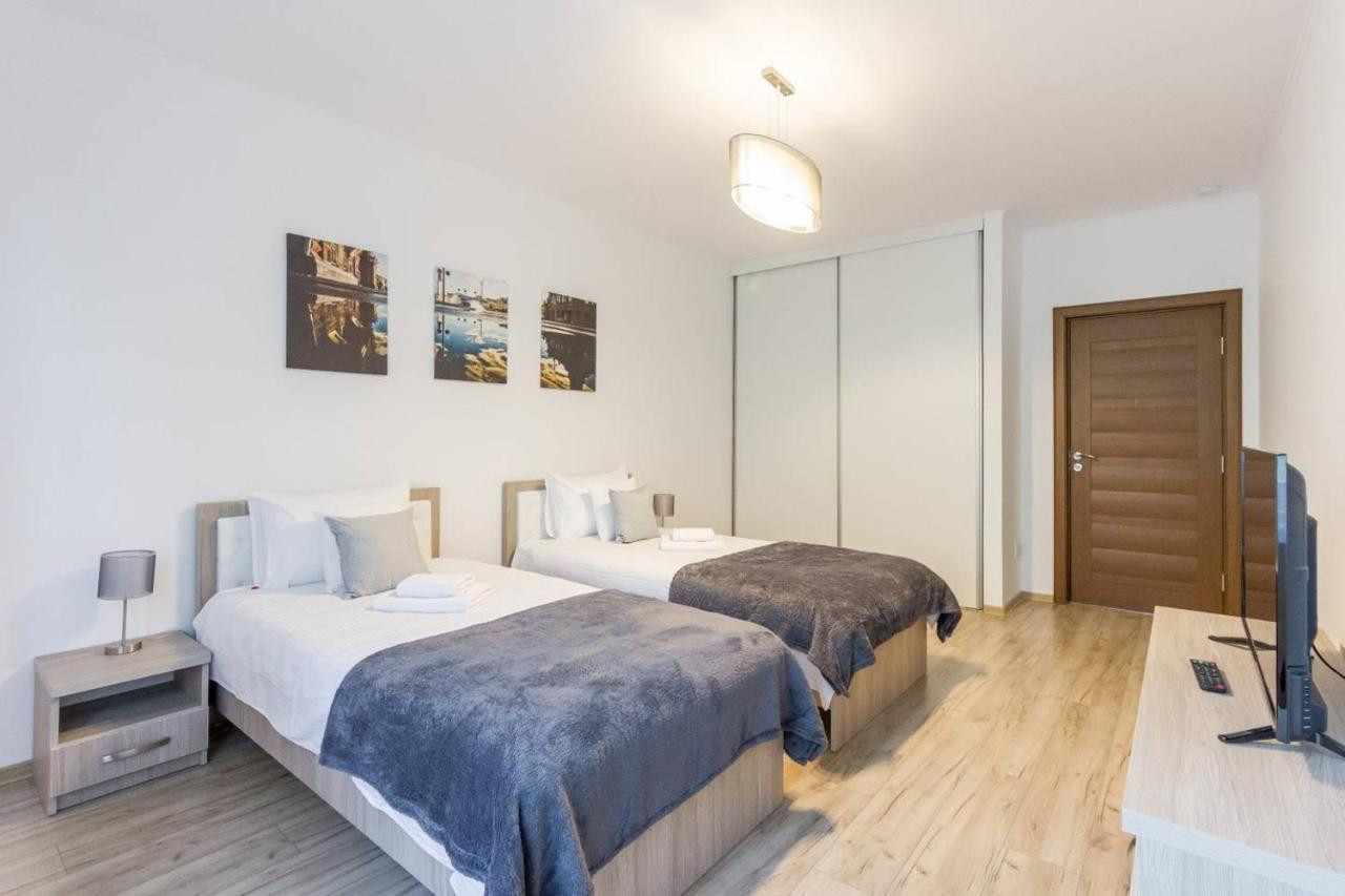 Spacious And Quiet 2 Bedroom Apartment Cluj-Napoca Exterior photo